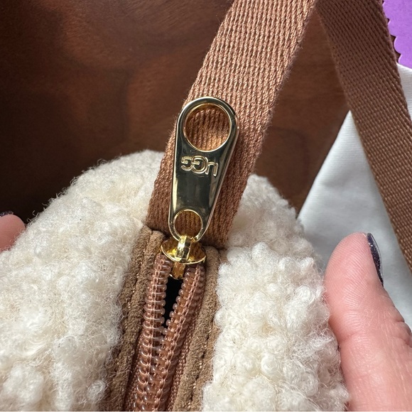 New - UGG Janey II Sherpa Cream Crossbody Bag! - Picture 8 of 13